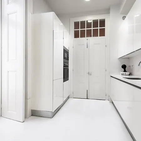 Guestready - Mod-luxe 2br Apt Near Cais Colunas Apartment
