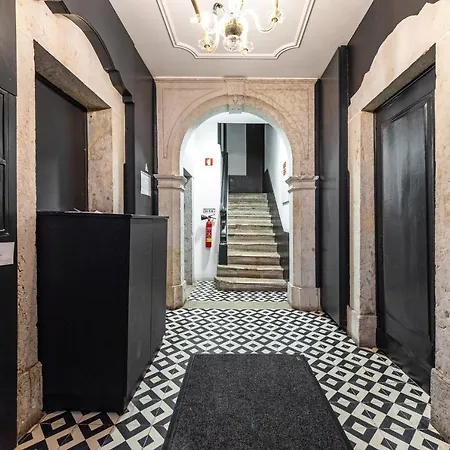 Guestready - Mod-luxe 2br Apt Near Cais Colunas